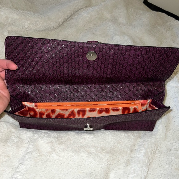 GUESS Leather Purple Snake Skin Envelope Clutch Purse Y2K - Picture 3 of 5